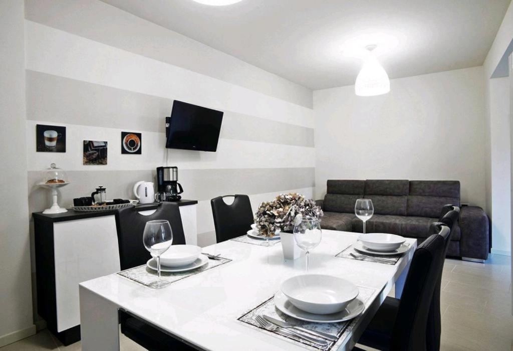 Ventuno - Modern Apartment - Country & Lake Lovere Kültér fotó